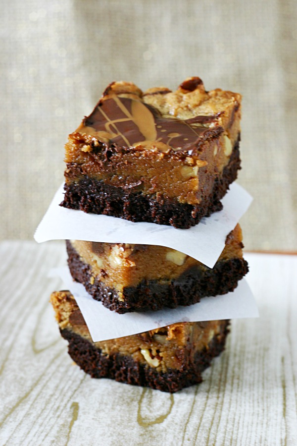 Biscoff Blondie Brownies - Yummy Crumble