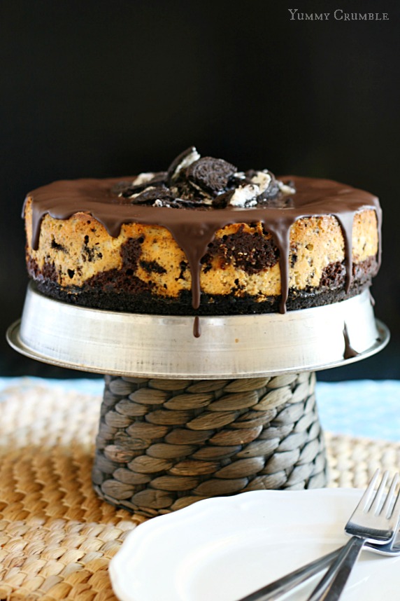 Oreo Brownie Swirl Cheesecake - Yummy Crumble