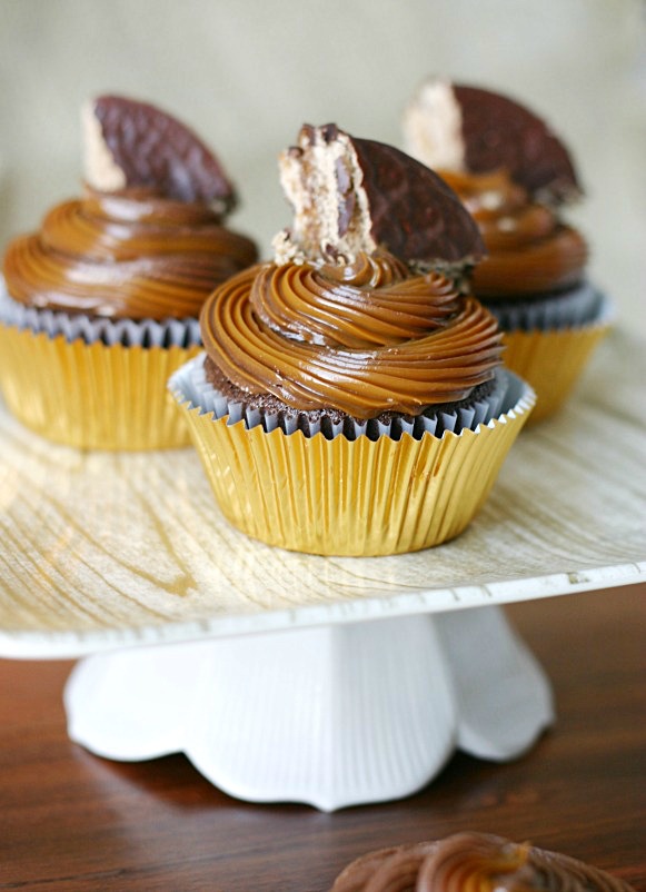 chocolate-alfajor-cupcakes
