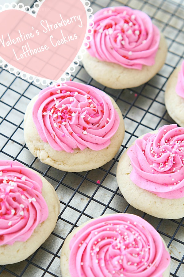 Valentines Strawberry Lofthouse Cookies - www.yummycrumble.com