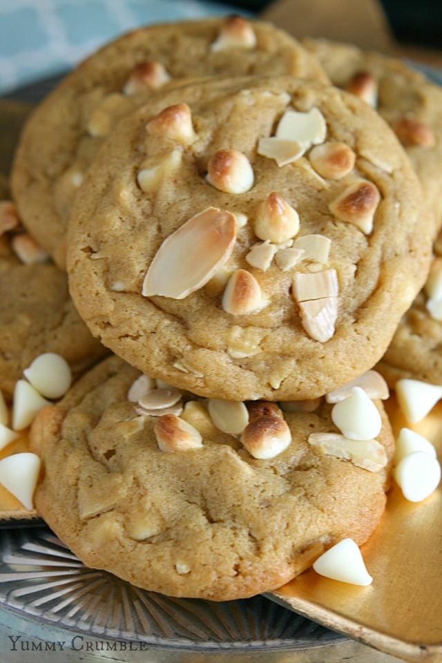 white chocolate chip almond cookies